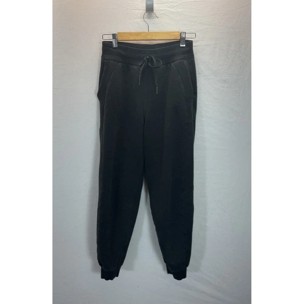 Lululemon Scuba High-Rise Jogger Fleece Sweats‎ Size 4 Black Gym Casual Relaxing